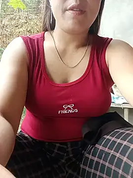 Sara_pusyy live cam on StripChat