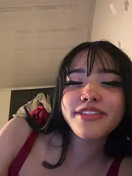 ela_petit live cam on StripChat