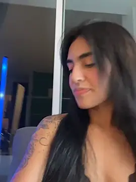 DaphneUwu live cam on StripChat