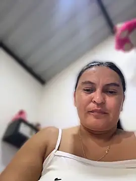 Horny-Mommy-Dirty live sex cam