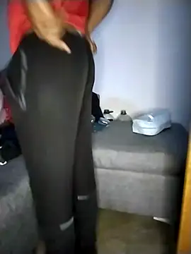 Convertiblechulo live sex cam