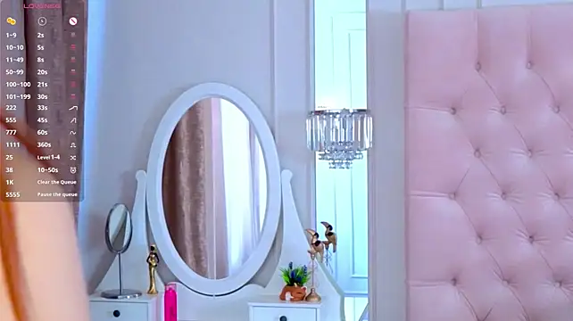 SynnoveBann live cam on StripChat