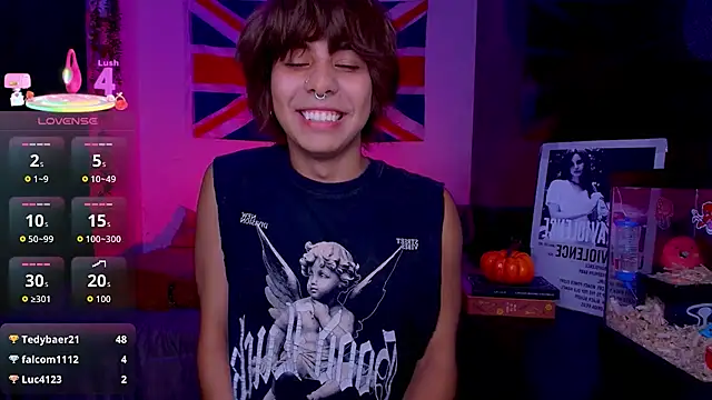 Aronn_44 live cam on StripChat