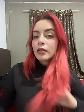 Soffi_hoot live cam on StripChat