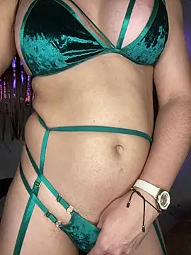 Naughtysofiaa live sex cam