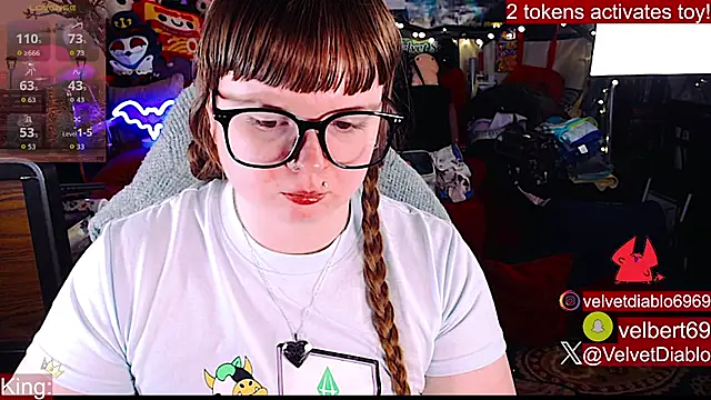 VelvetDiablo live sex cam