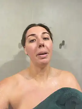 Aussielulu live cam on StripChat