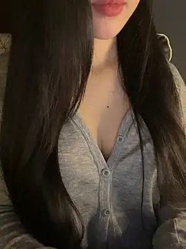 Elise68 live cam on StripChat