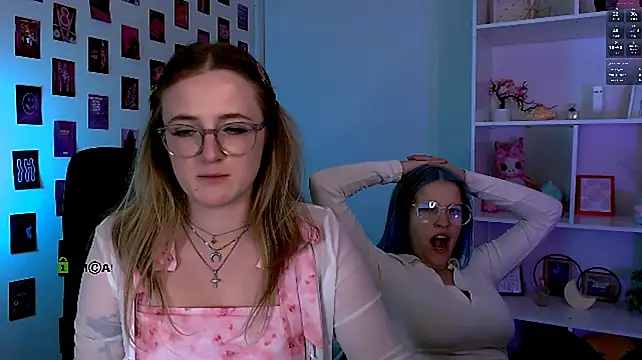 luna_berryy live cam on StripChat