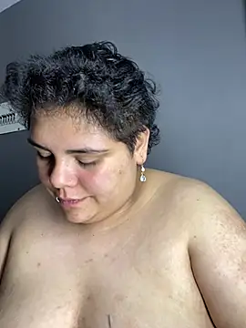 Hailey_Curvy live cam on StripChat