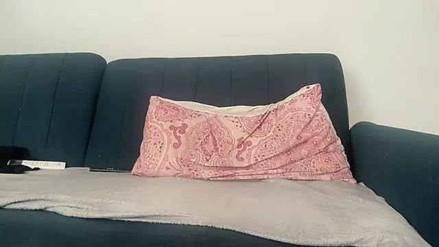 Sasha__Love live cam on StripChat