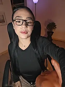 helena_smith live cam on StripChat