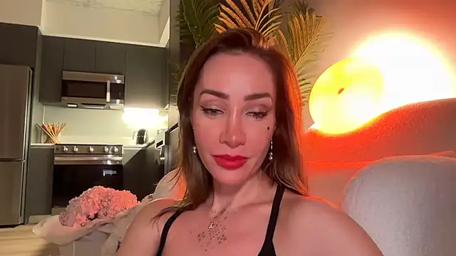 Saroria live cam on StripChat