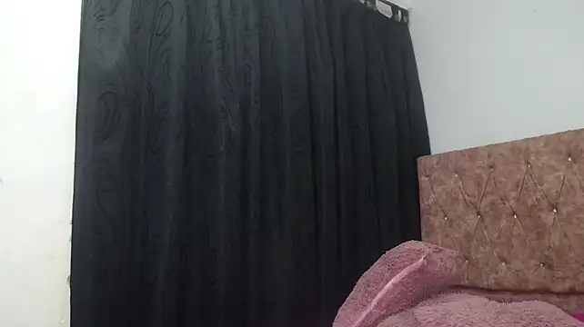 Roxy-Smith live cam on StripChat