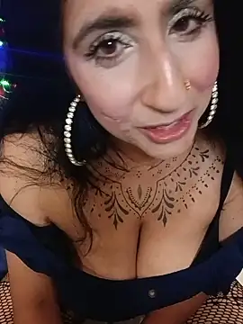 FaraGreen live cam on StripChat