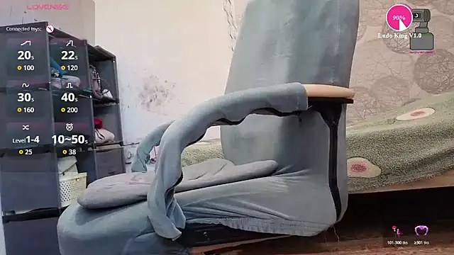 NicoleOlla live cam on StripChat