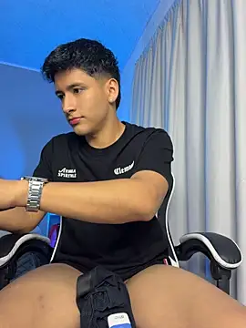 SantiLux_ live cam on StripChat