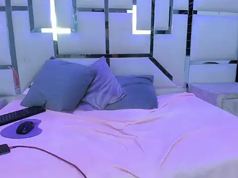 Sexy_IvySS live cam on StripChat