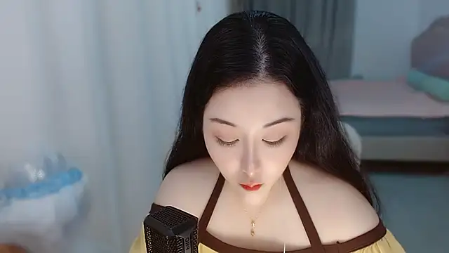 Amy-cnbaby live cam on StripChat