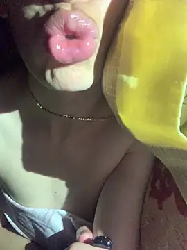 MiroKari2 live sex cam
