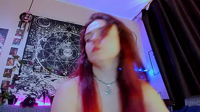 FearlessDivaX live cam on StripChat