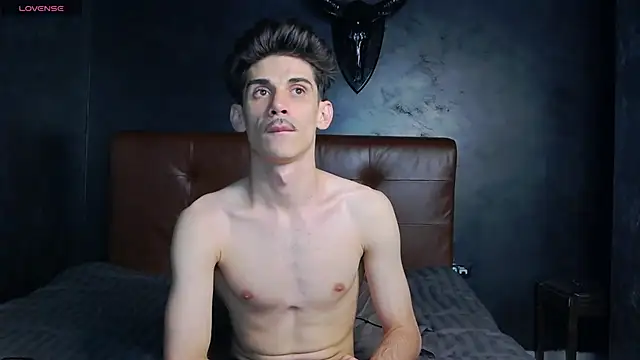DanielCrush1 live cam on StripChat