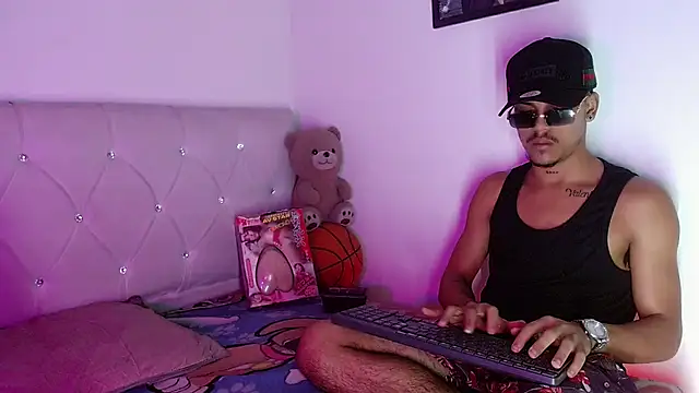 Angel_foxc13 live sex cam