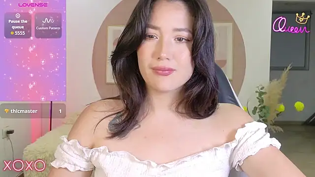 Eliih_01 live cam on StripChat