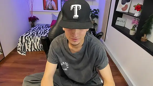 benji23_ (M twink) - 🔥Oil massage ass & spanks hard🔥