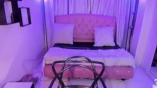 Jolie_price live cam on StripChat