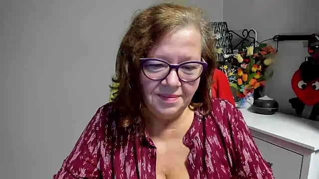 Adelewildx live cam on StripChat