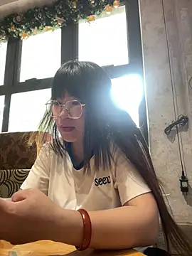 -Lyly_69 live cam on StripChat