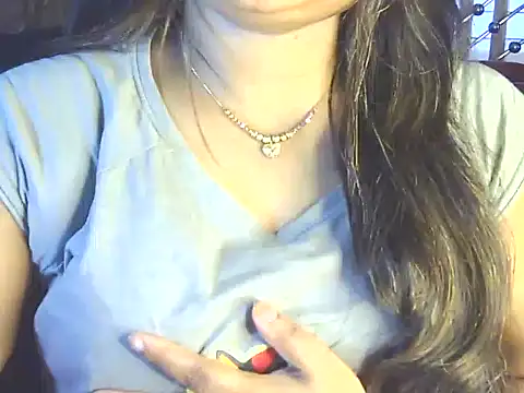 Nusrat_Faria live cam on StripChat