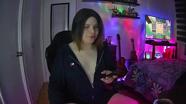 Allis_Wonderland live cam on StripChat