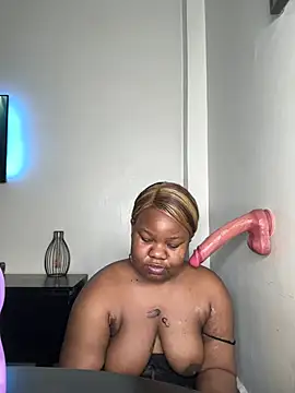 ThickyMel live cam on StripChat