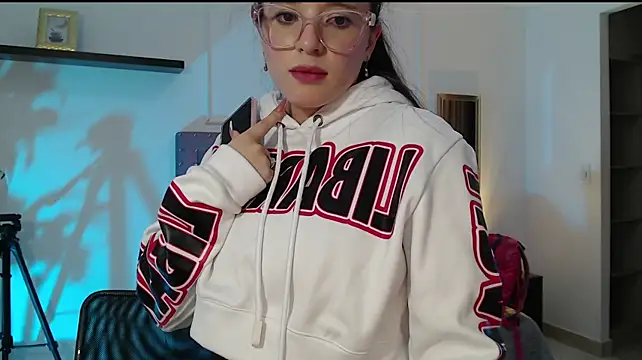 ela-04 live cam on StripChat