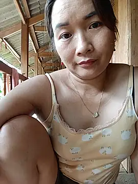 lizasquirt102 live cam on StripChat