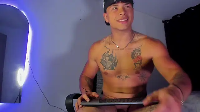 Dominic_Biker__ live cam on StripChat
