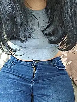 Diyatamil live cam on StripChat
