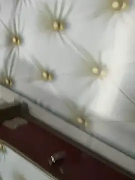 Aayra_Joshi live sex cam