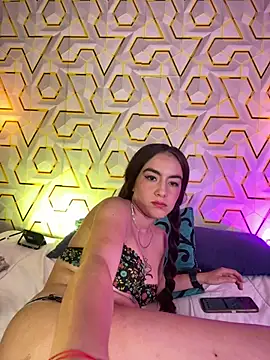 MelanyyJhonson15 live cam on StripChat