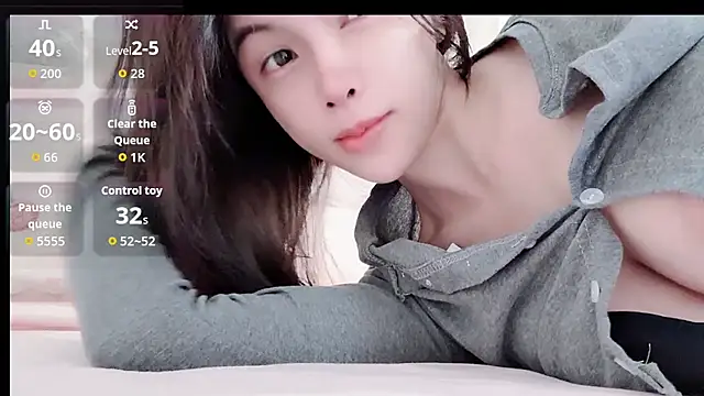 lvy-w live cam on StripChat