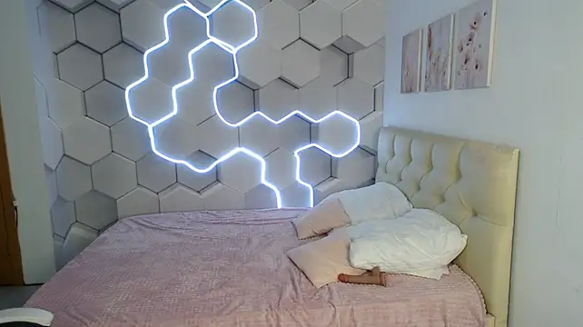 aliicemeow live cam on StripChat