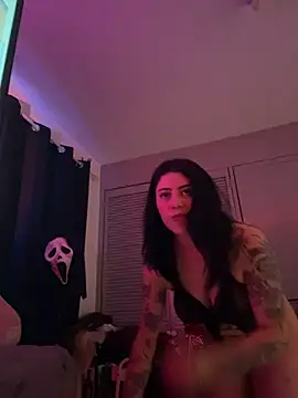 draculona-666 (F young) - tetas fuera 15 min
