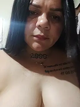 isabellavnz live cam on StripChat