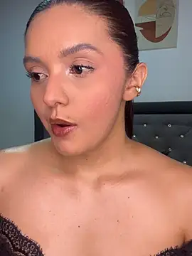 Melanyprada live cam on StripChat