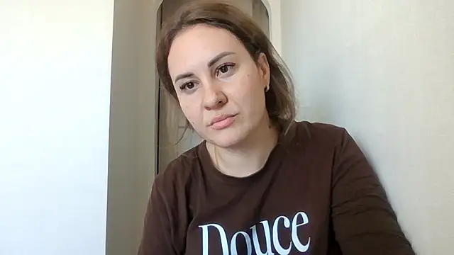 MeadowEyes live cam on StripChat