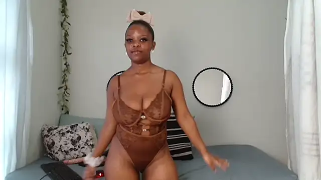 FreakyNubian live cam on StripChat