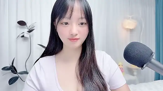 Winnie666999 live cam on StripChat