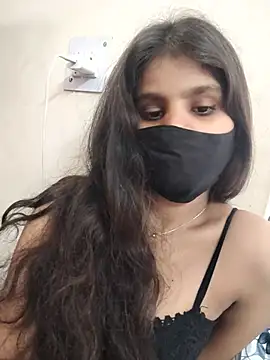 yours_queen_ live cam on StripChat